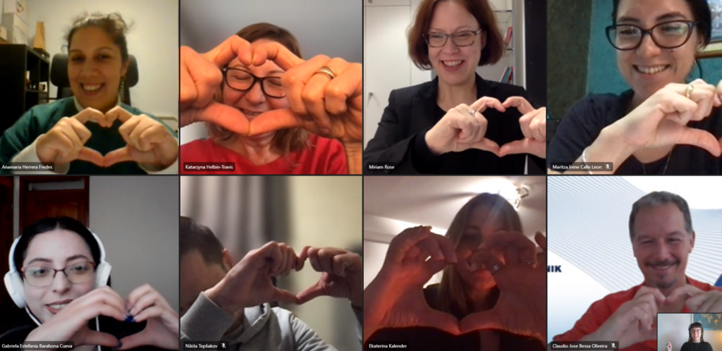 eclive-English-course-screenshot-8-students-online-call-view-making-heart-shape-with-hands。